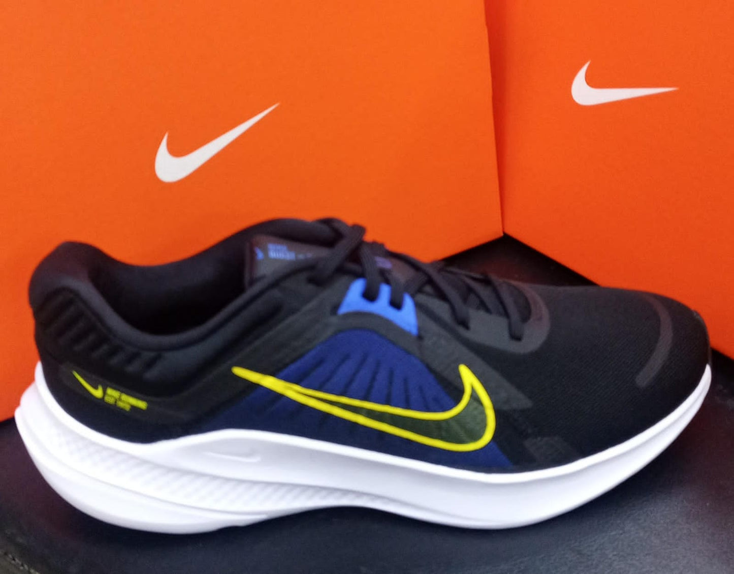 Nike Quest Running Est 1972