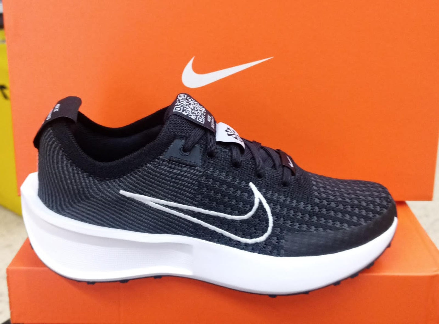 Nike Interact Run Black
