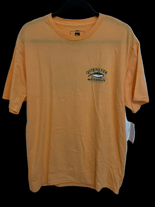 Camisa Quicksilver Waterman – Color Papaya/Naranja con Diseño de Pez – ₡20.015🐟👕 talla M