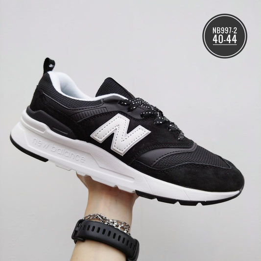 New Balance 997 Negra Blanco Clasica Adulto