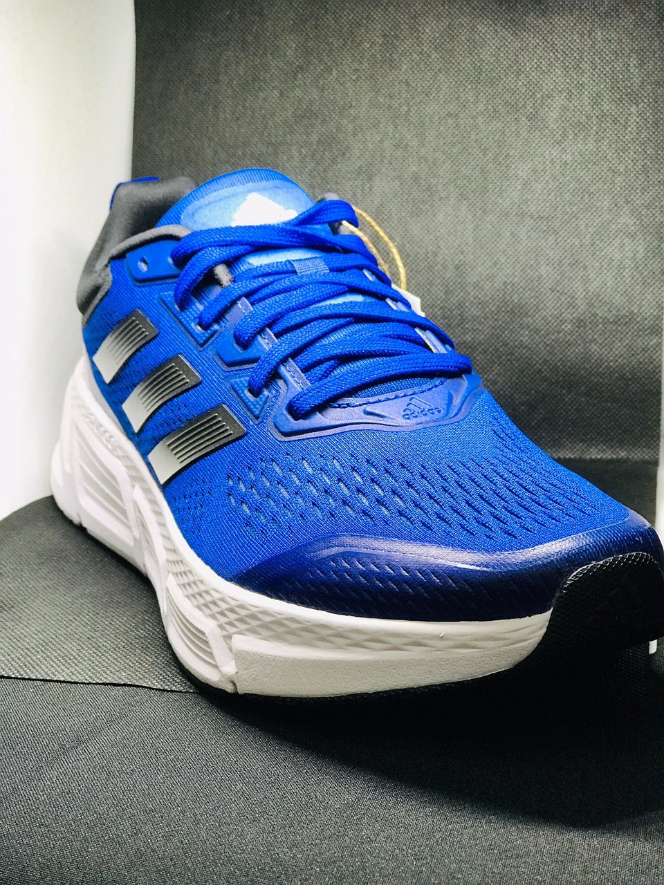 Tennis Adidas Questar Running